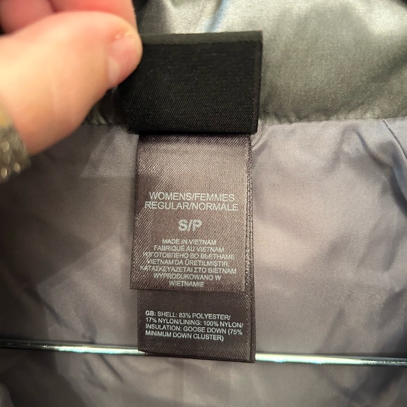 Women’s the north face vest - Picture 2 of 6